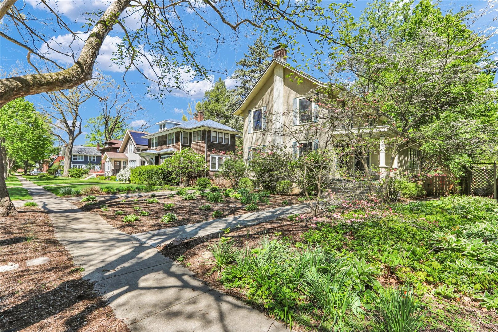 702 W INDIANA Avenue, Urbana, IL