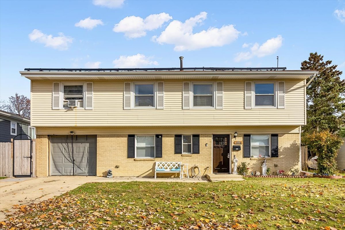 6881 Hickory Street, Hanover Park, IL