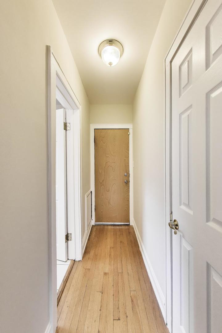 722 W Oakdale Avenue #1R, Chicago, IL