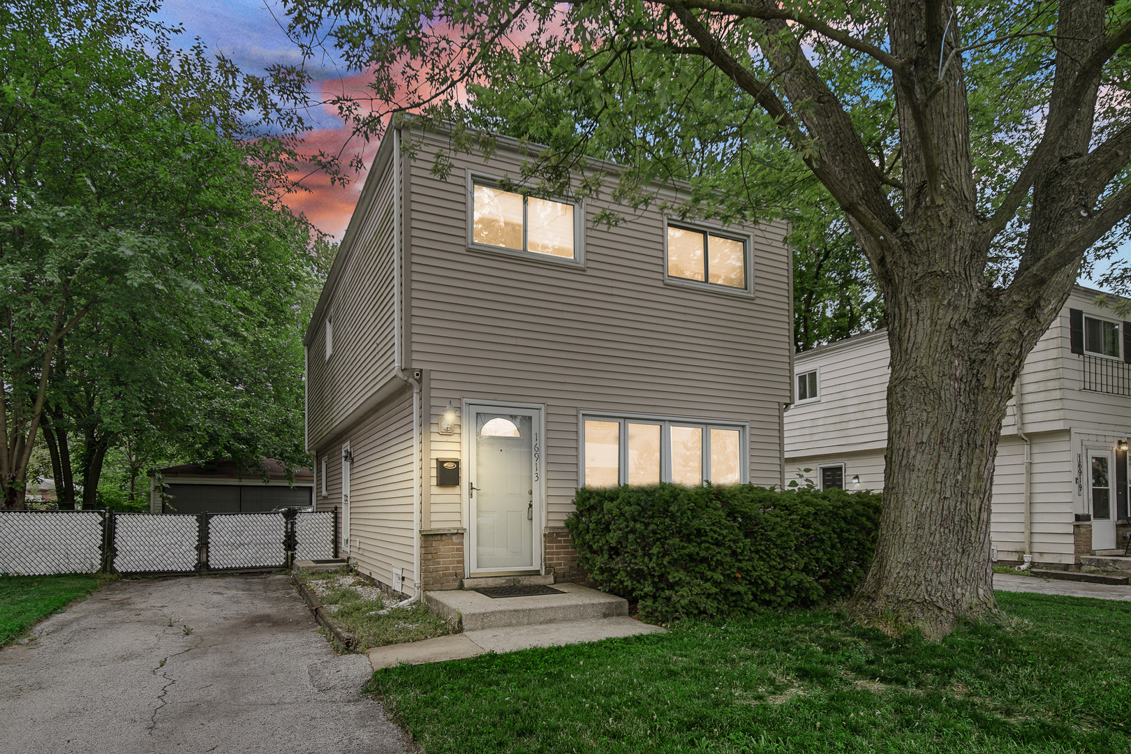 16913 Western Avenue, Hazel Crest, IL