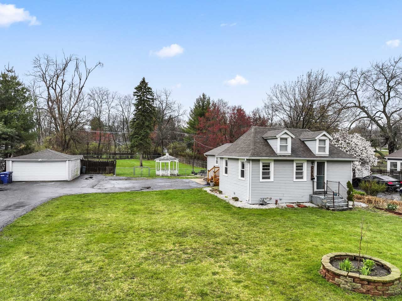 4616 River Drive, Lisle, IL