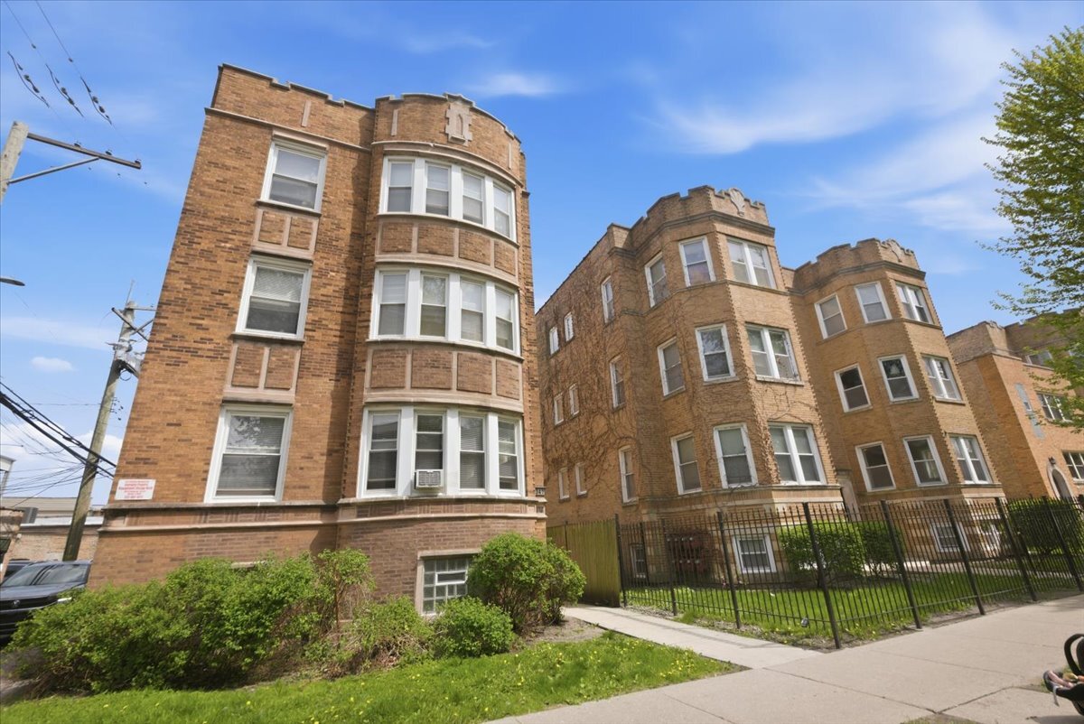6343 N Oakley Avenue #3E, Chicago, IL