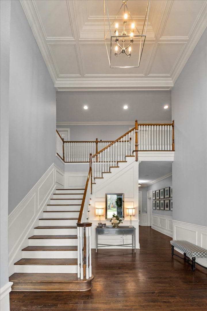 1045 Woodlawn Road, Glenview, IL