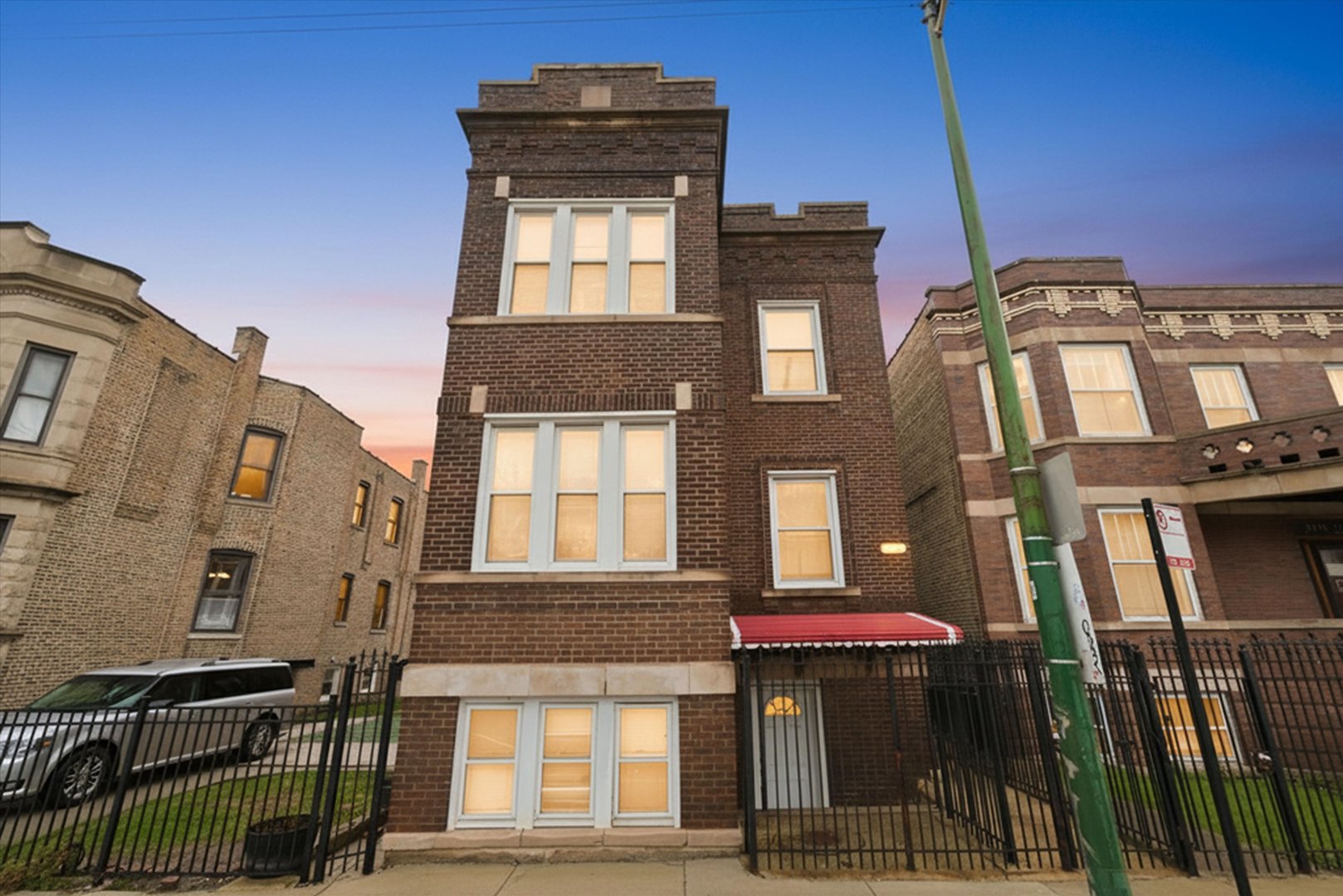 2921 N Kedzie Avenue, Chicago, IL