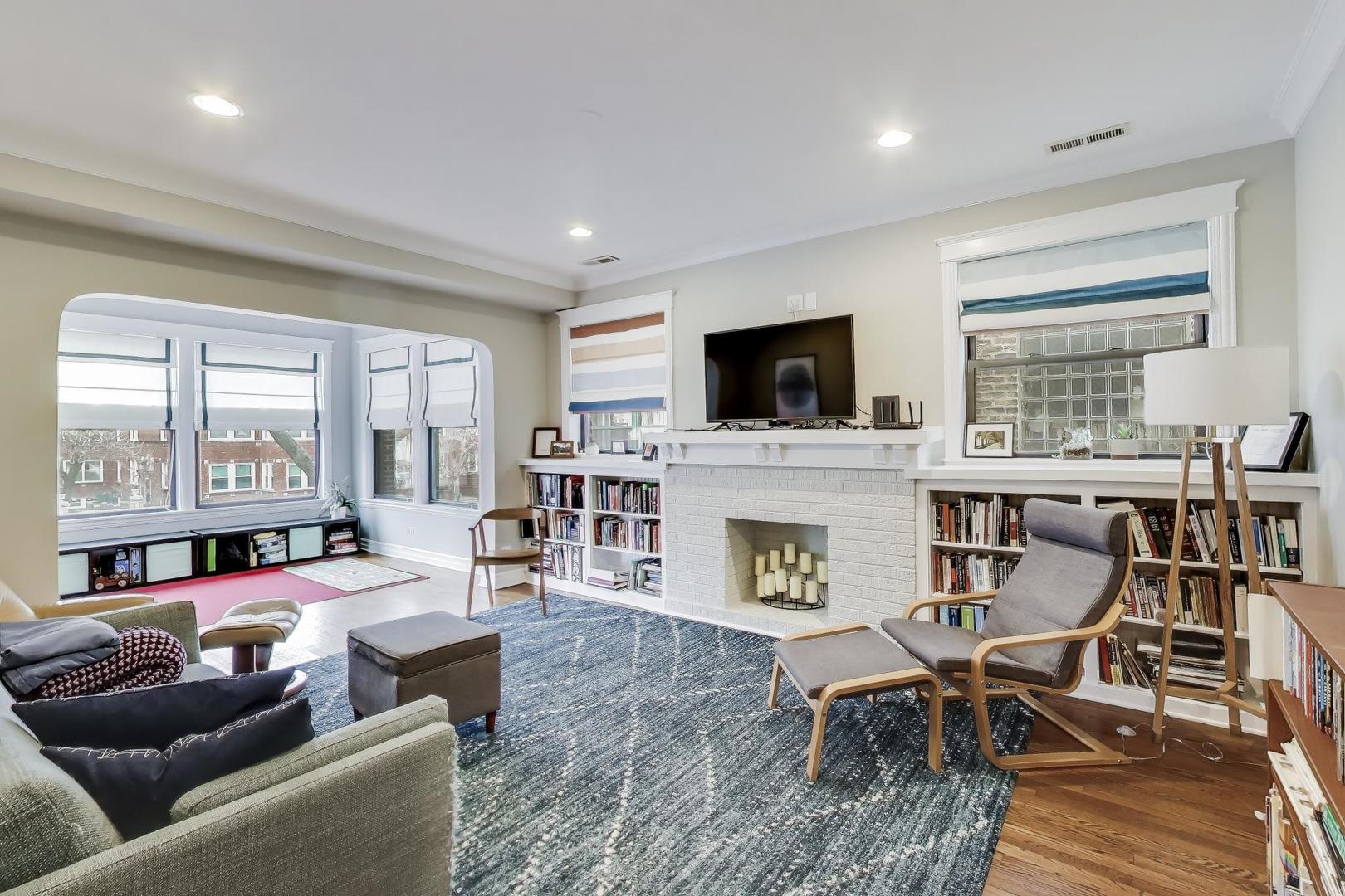 4441 N Beacon Street #2A, Chicago, IL