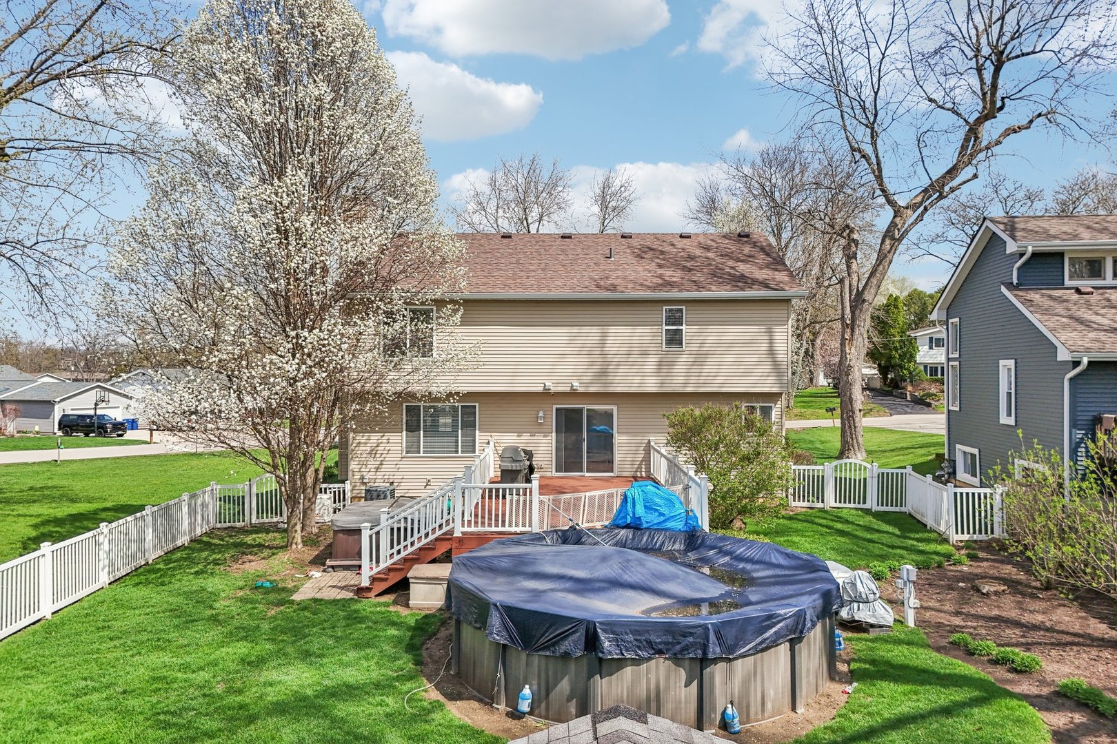 25241 W Entrance Drive, Lake Villa, IL