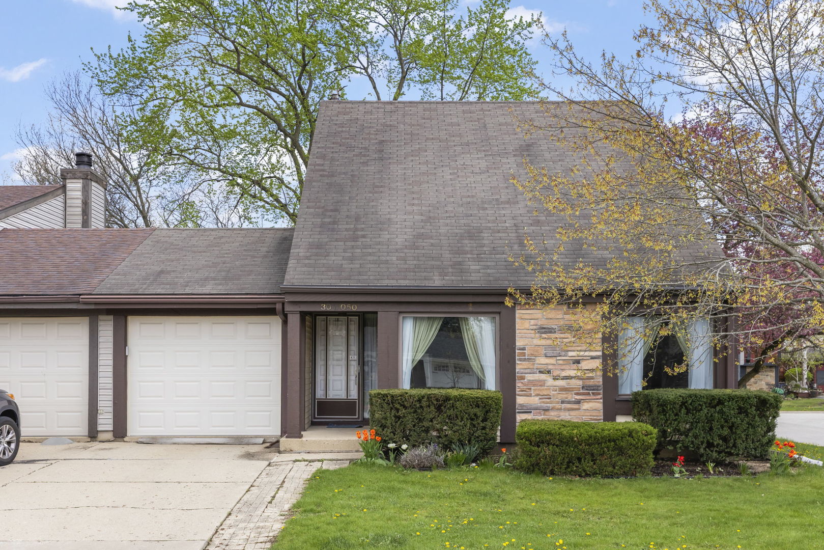 30W050 Mulberry Court, Warrenville, IL