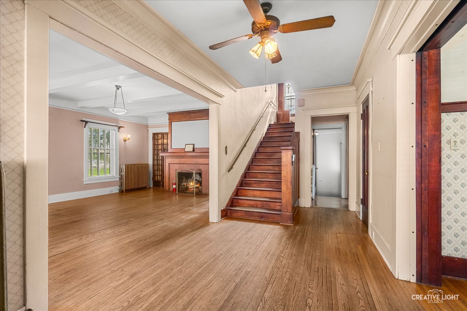 427 E Benton Street, Aurora, IL