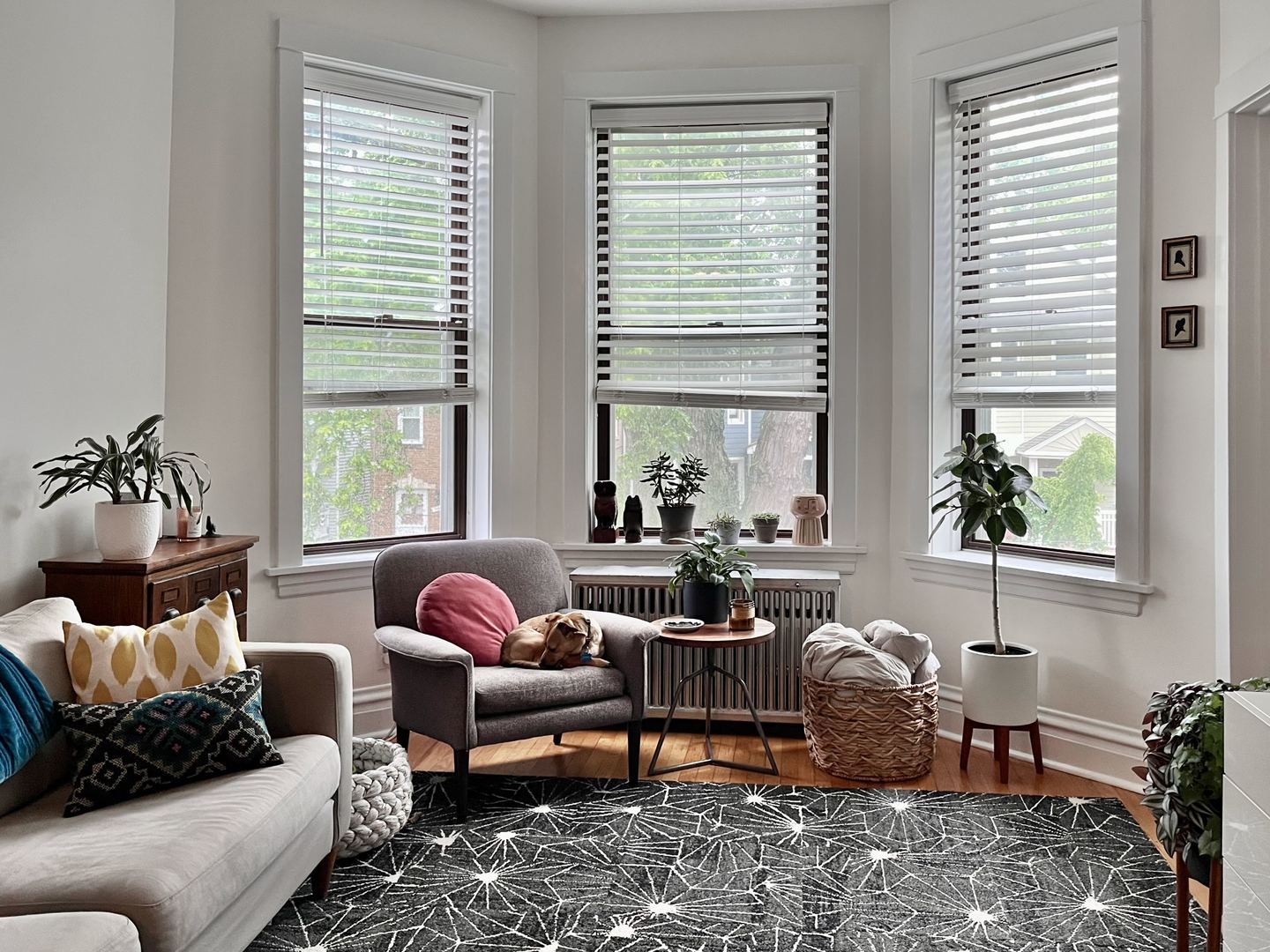 2020 W Waveland Avenue, Chicago, IL