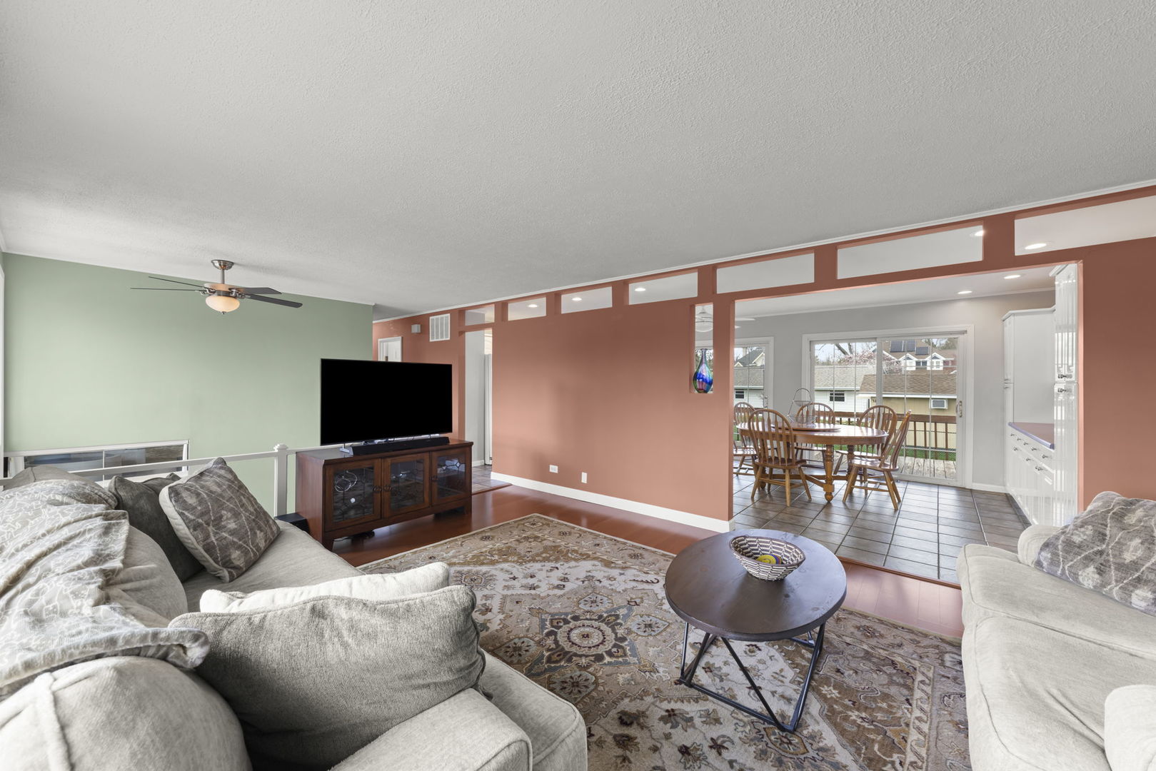 2508 Stonewall Avenue, Woodridge, IL