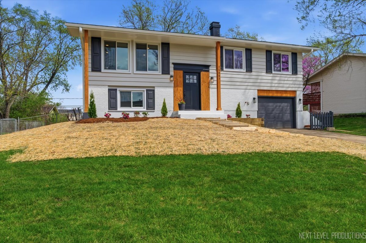 2S067 Beaumont Lane, Lombard, IL