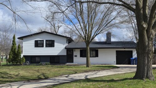 1110 Holmes Place, DeKalb, IL