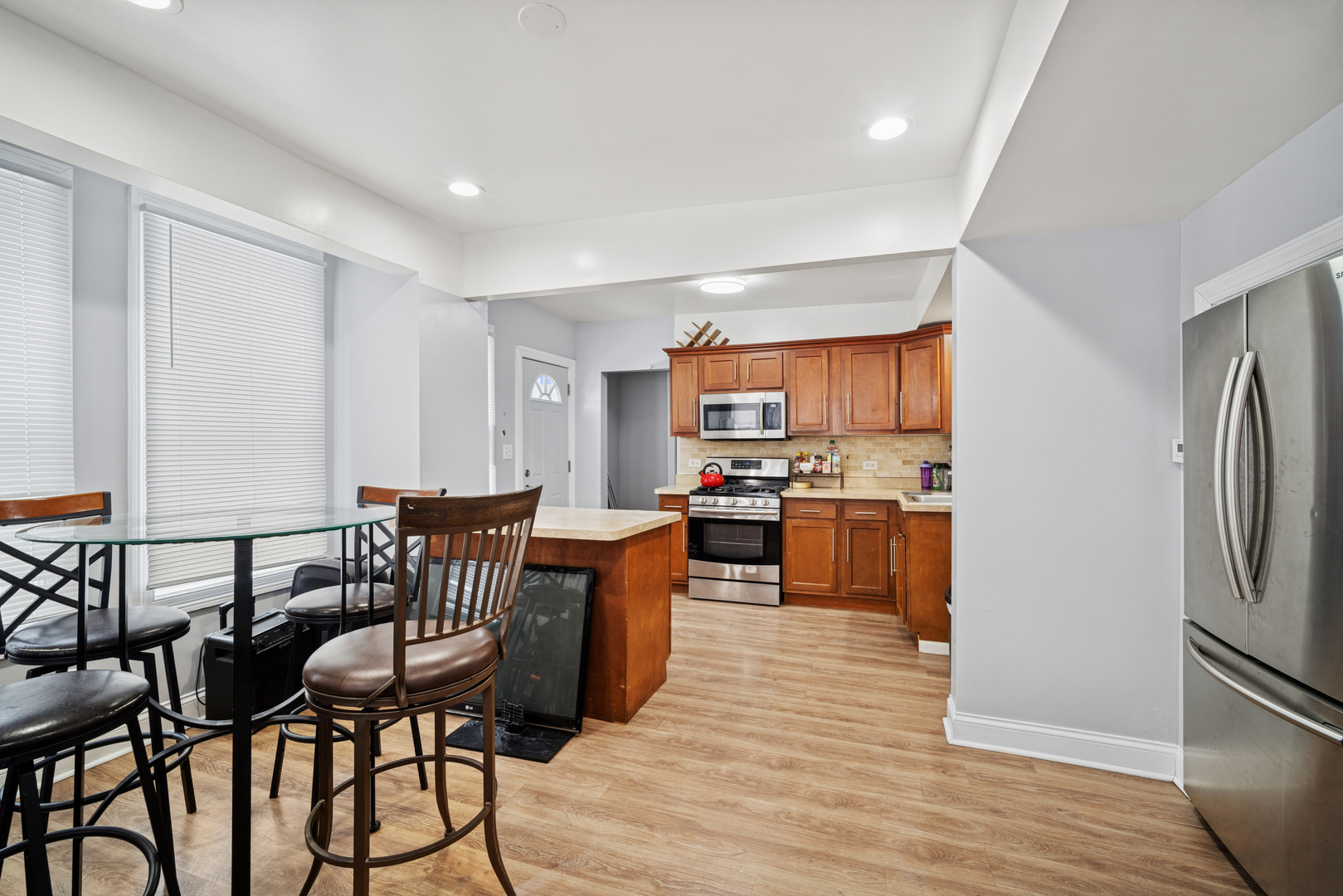 10-12 N Park Avenue, Waukegan, IL