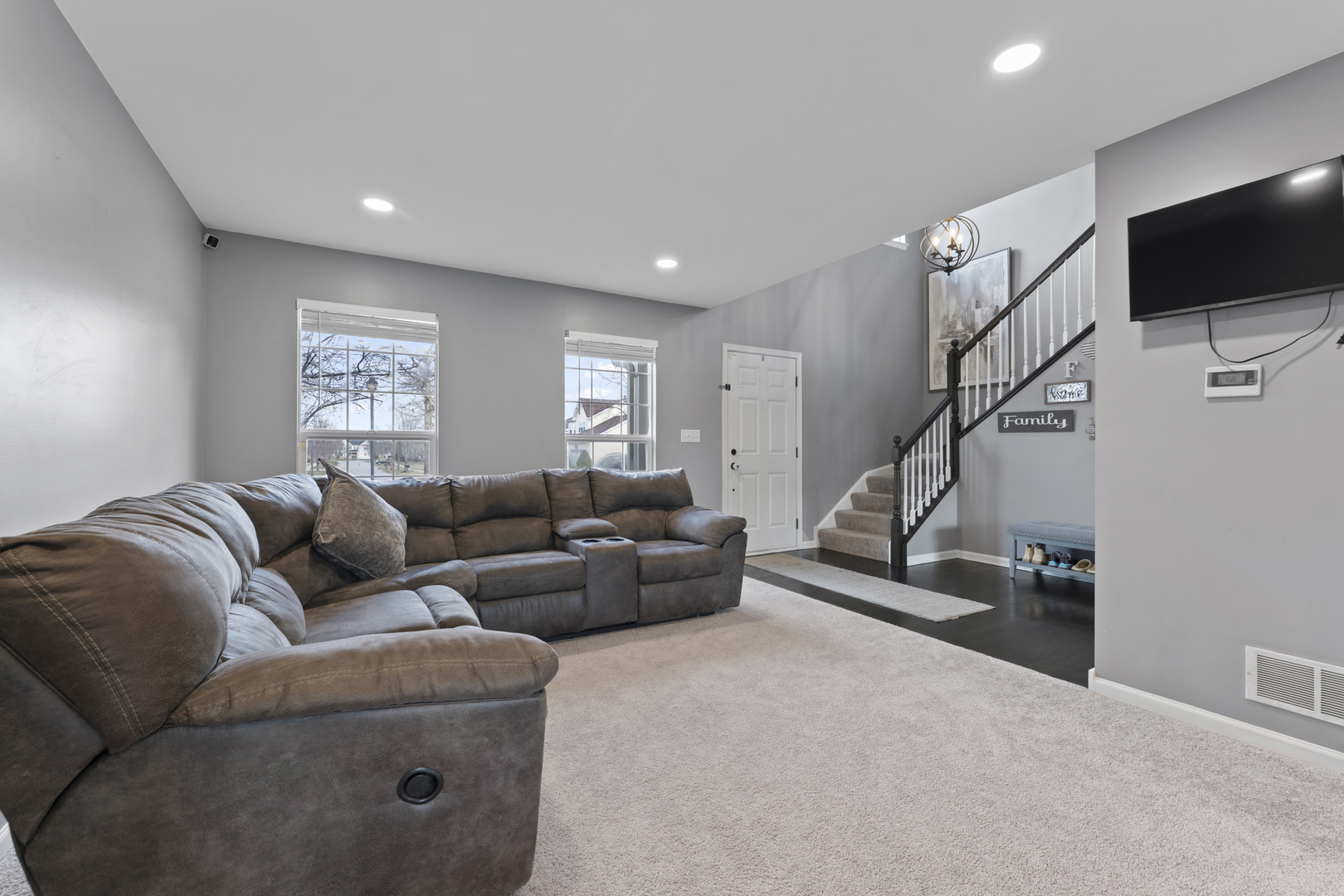 1438 S Amarias Drive, Round Lake, IL