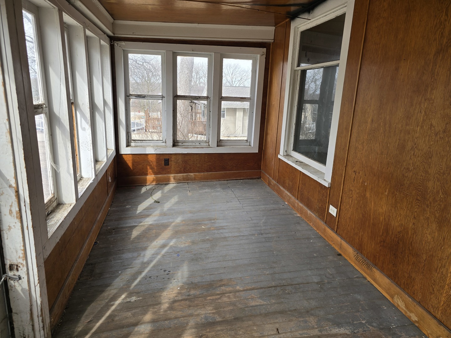 302 N Bluff Street, Albany, IL