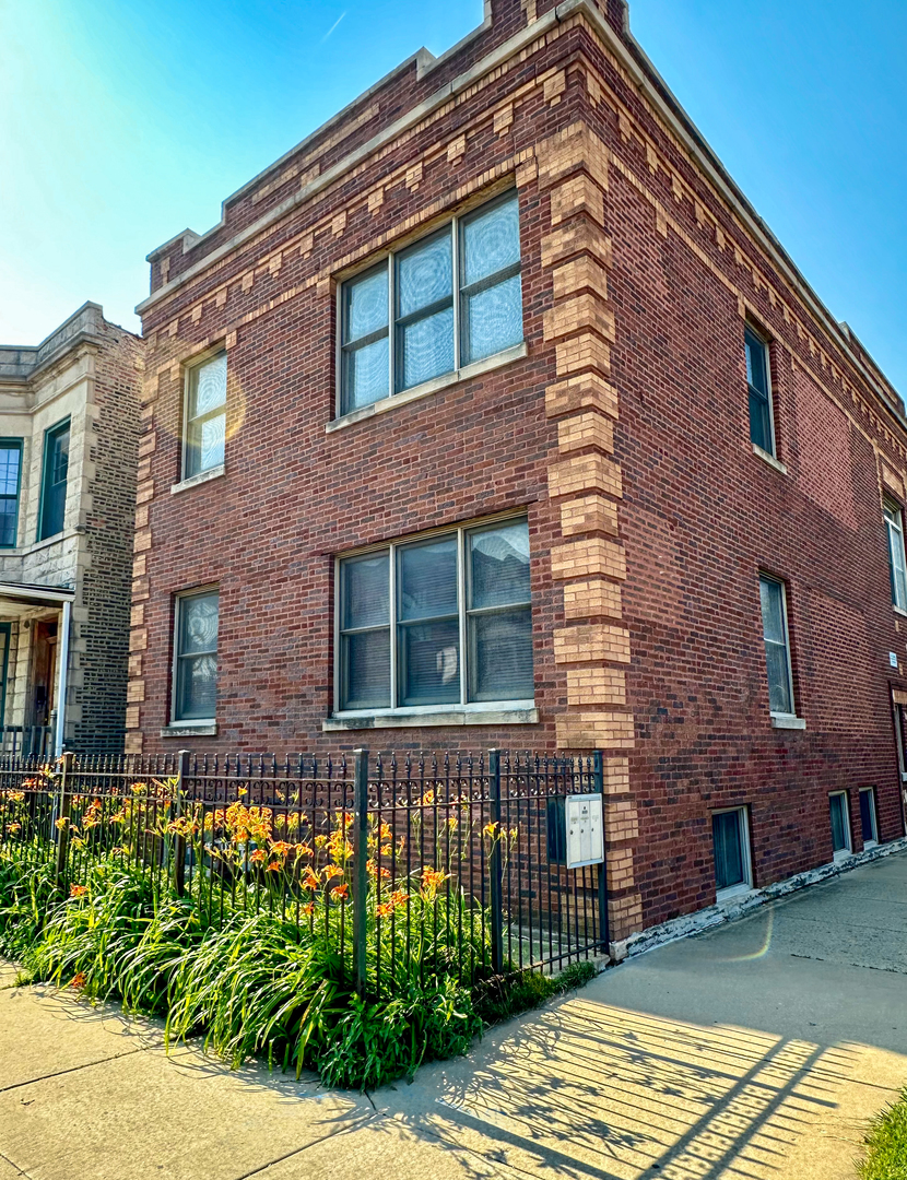 2751 N Campbell Avenue #2, Chicago, IL
