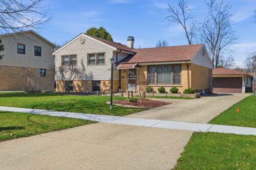 1506 W Palm Drive, Mount Prospect, IL