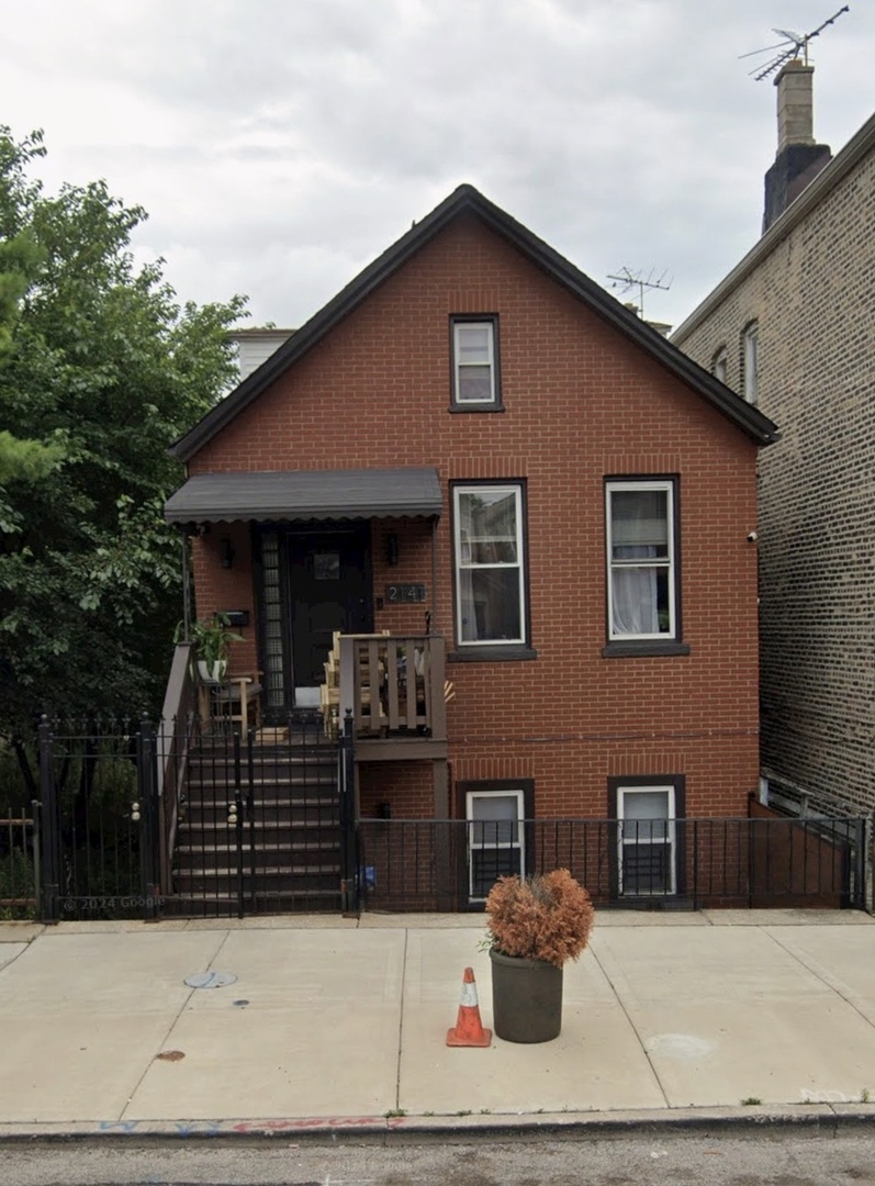 2143 W 18th Place, Chicago, IL