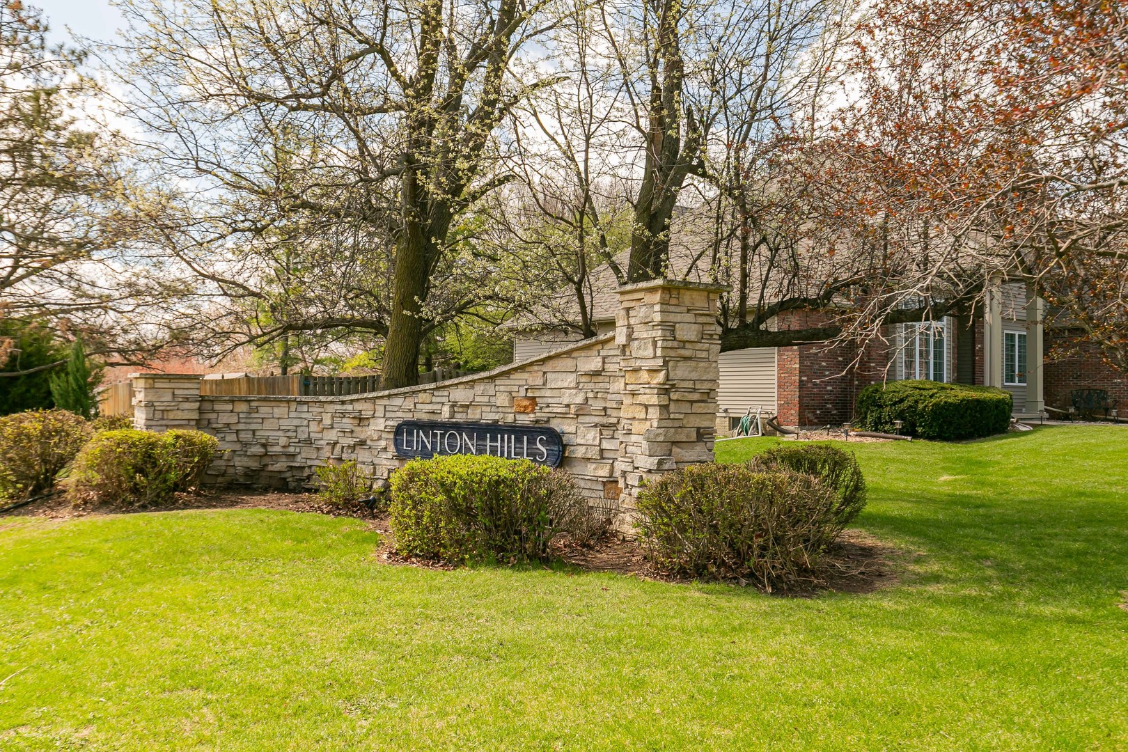 3475 Lundy Lane, Bettendorf, IA