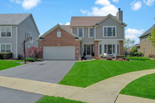 122 Fieldcrest Drive, Bartlett, IL