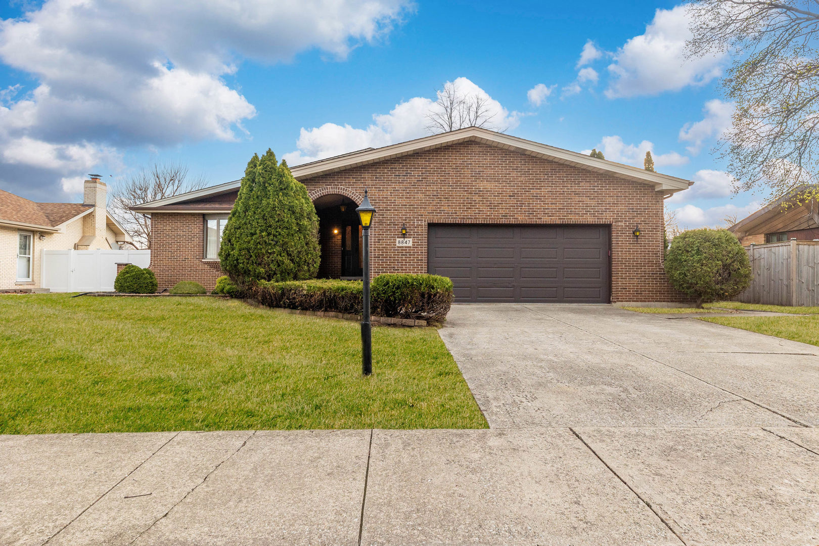 8847 Meade Avenue, Oak Lawn, IL