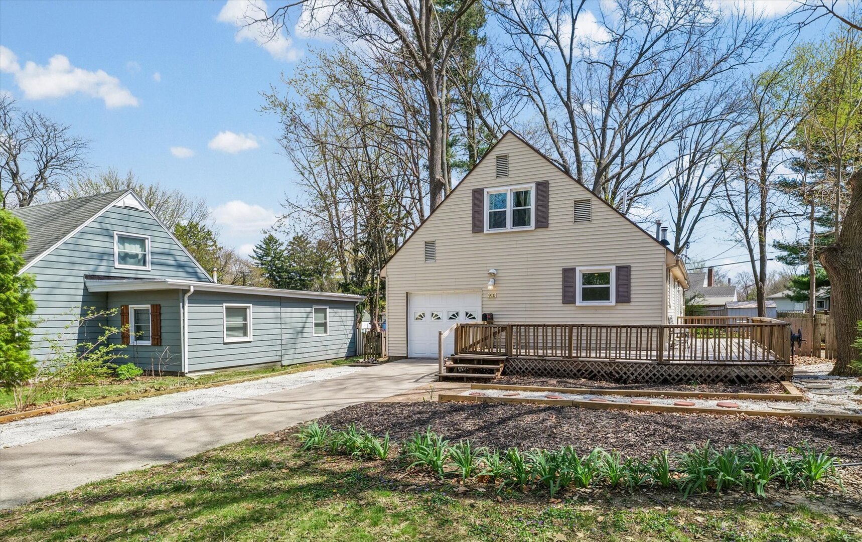 910 Foley Avenue, Champaign, IL