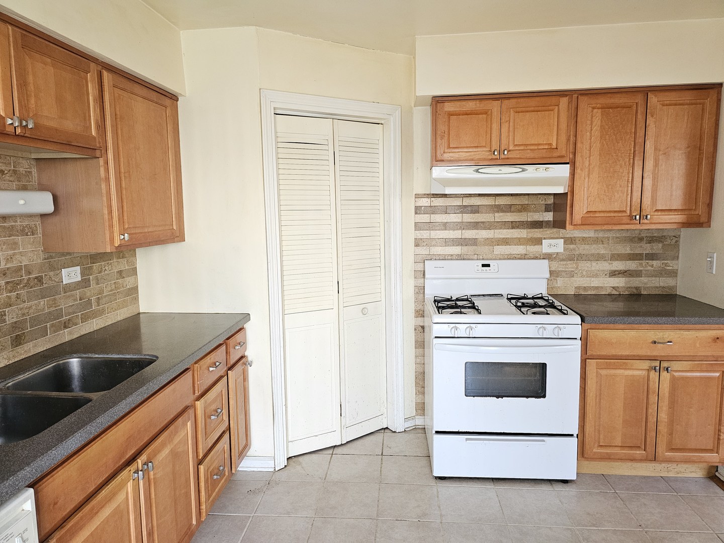 592 LOTUS Court #114-A, Wheeling, IL