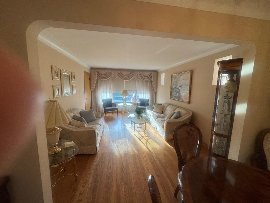 5805 N Merrimac Avenue, Chicago, IL
