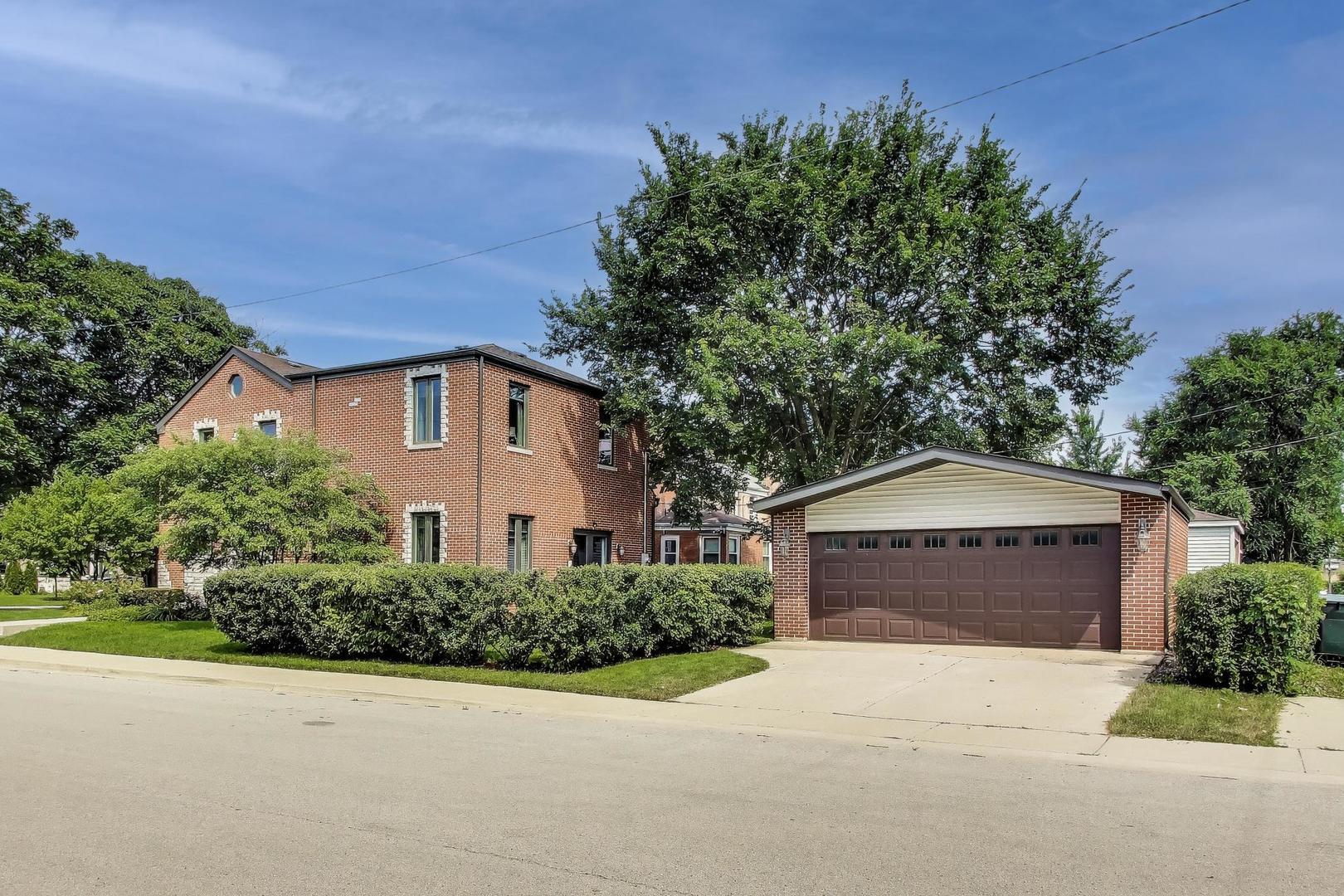 3472 W North Shore Avenue, Lincolnwood, IL
