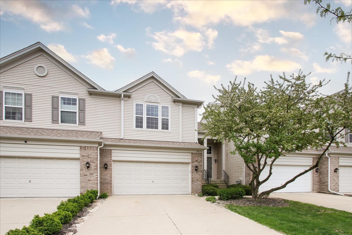 1413 Yellowstone Drive, Streamwood, IL