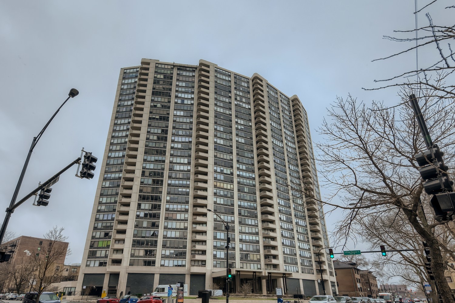 3930 N Pine Grove Avenue #2505, Chicago, IL