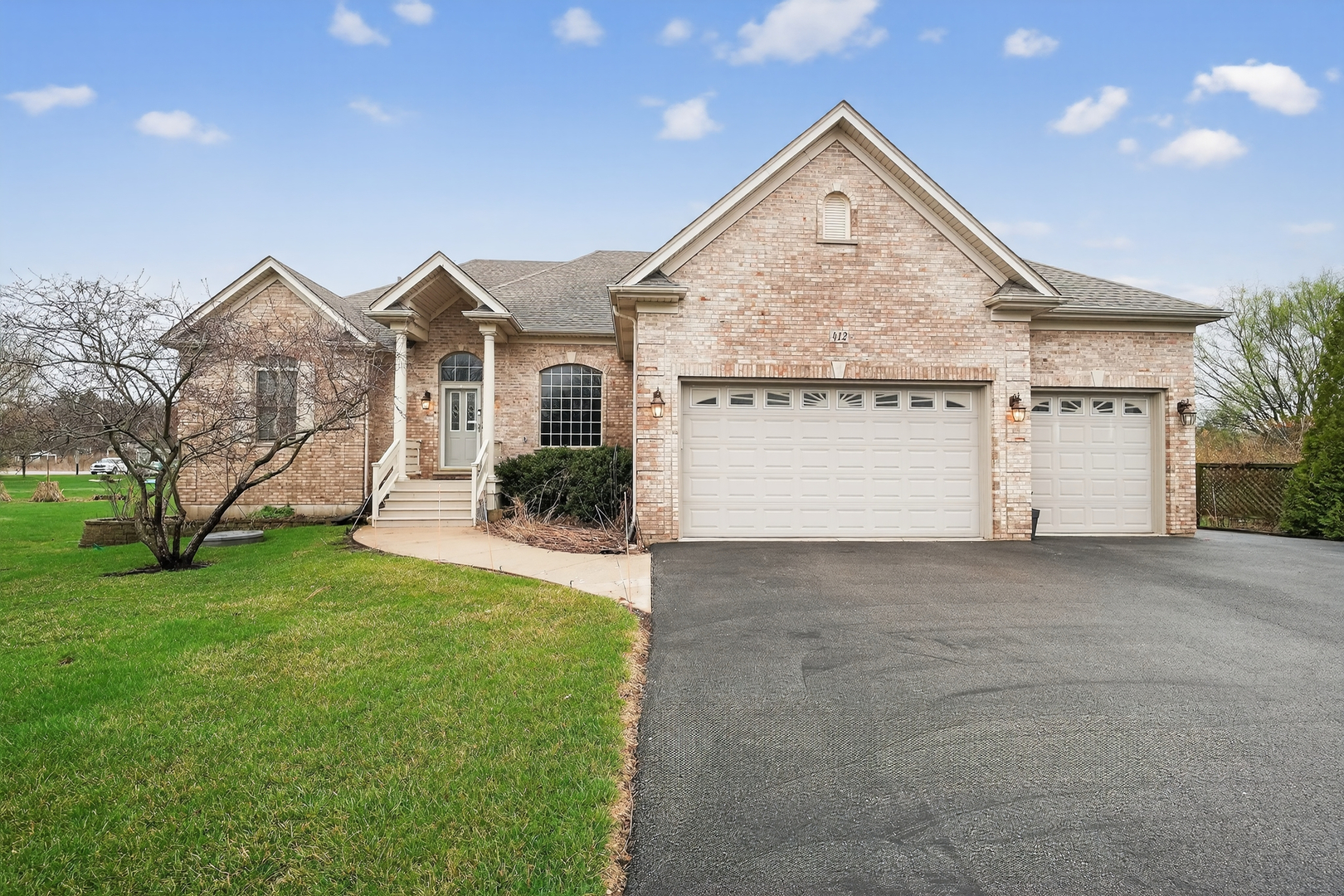412 Rainbow Drive, Sleepy Hollow, IL
