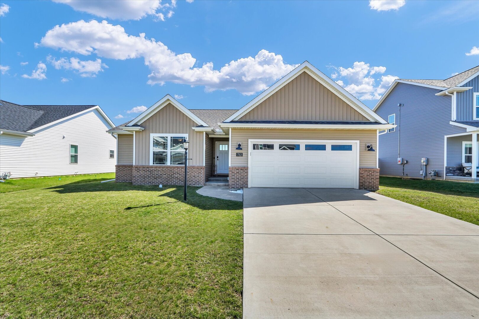 712 Cates Drive, Mahomet, IL