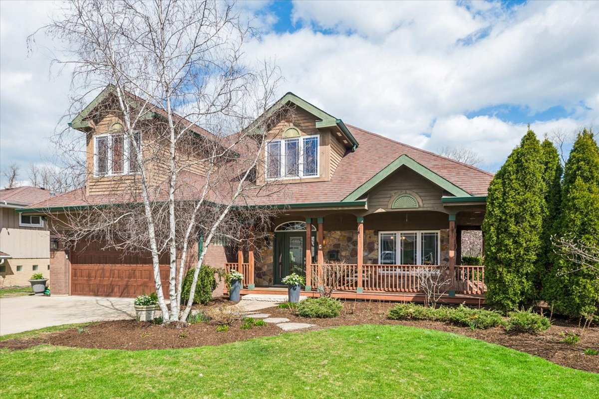 1311 Carlisle Place, Deerfield, IL