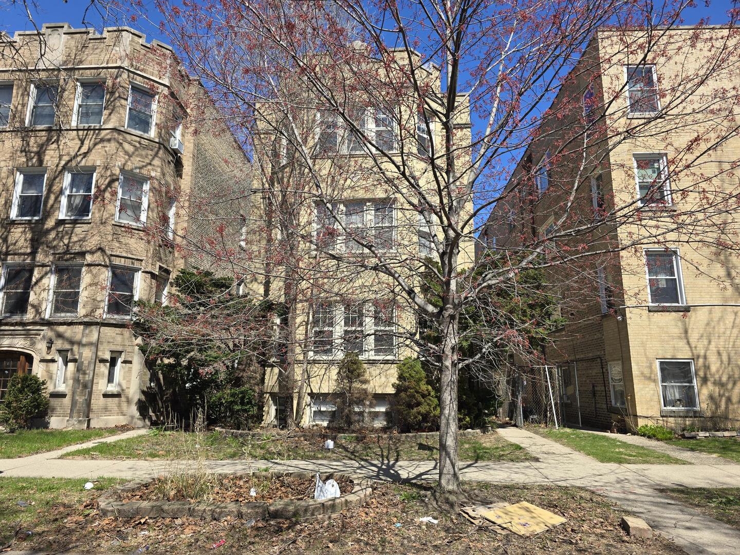 2206 W Highland Avenue, Chicago, IL