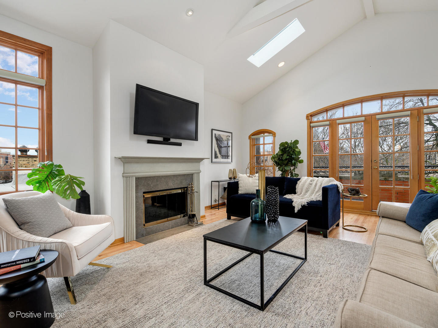 816 W Oakdale Avenue #3, Chicago, IL