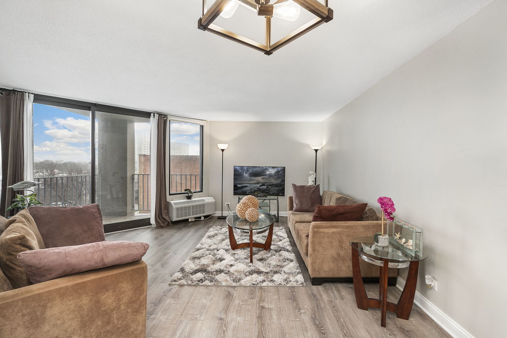 5320 N Sheridan Road #403, Chicago, IL