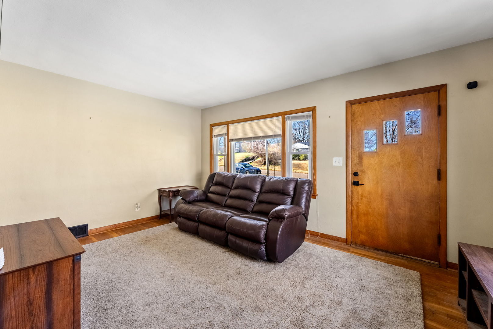 1325 W 38th Street, Davenport, IA