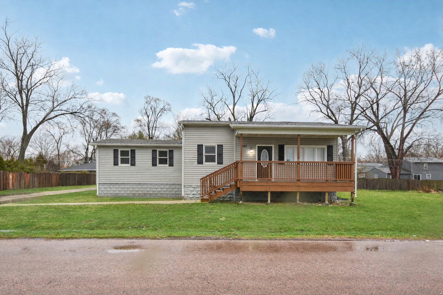 402 Lily Lane, Lakemoor, IL