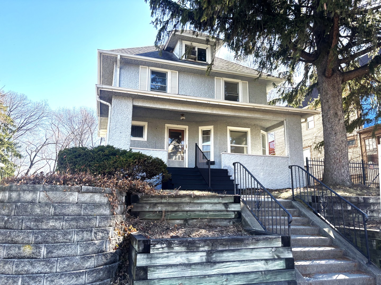 126 Park Avenue, DeKalb, IL