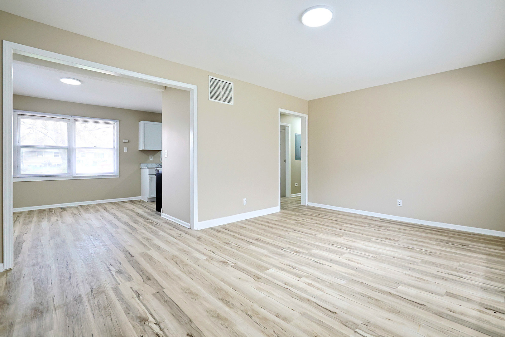 107 Georgine Street, Crystal Lake, IL