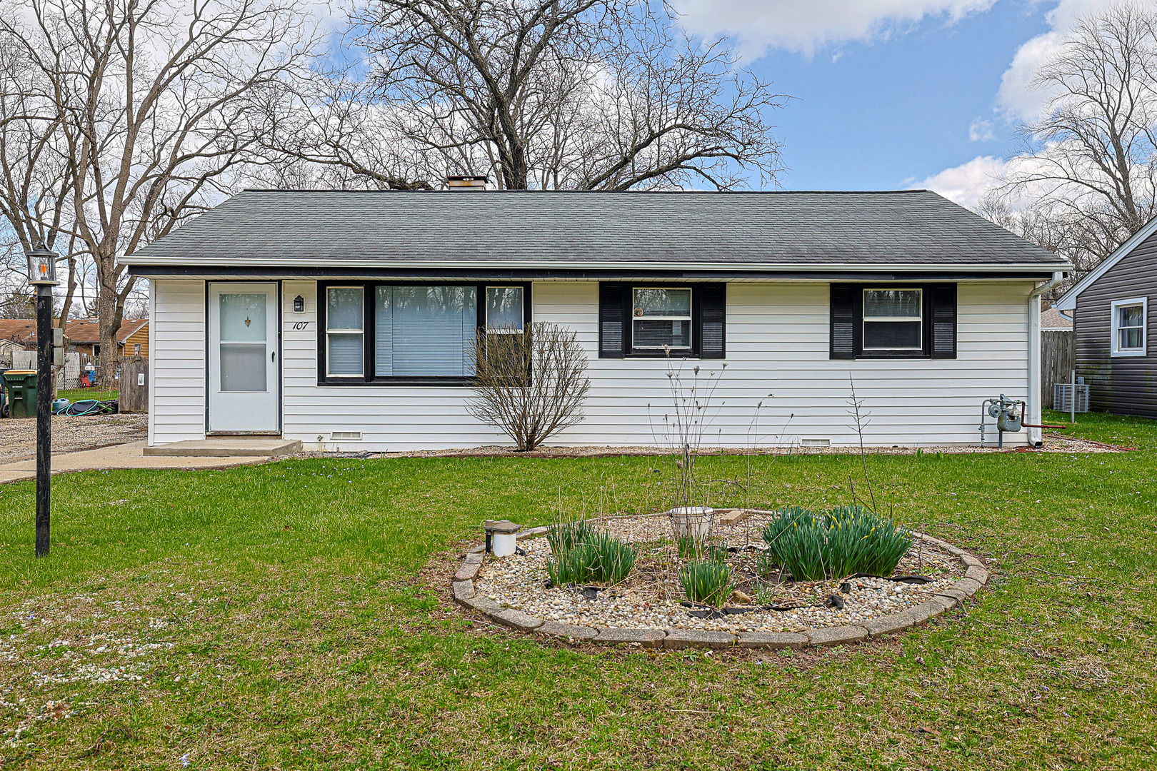 107 Georgine Street, Crystal Lake, IL