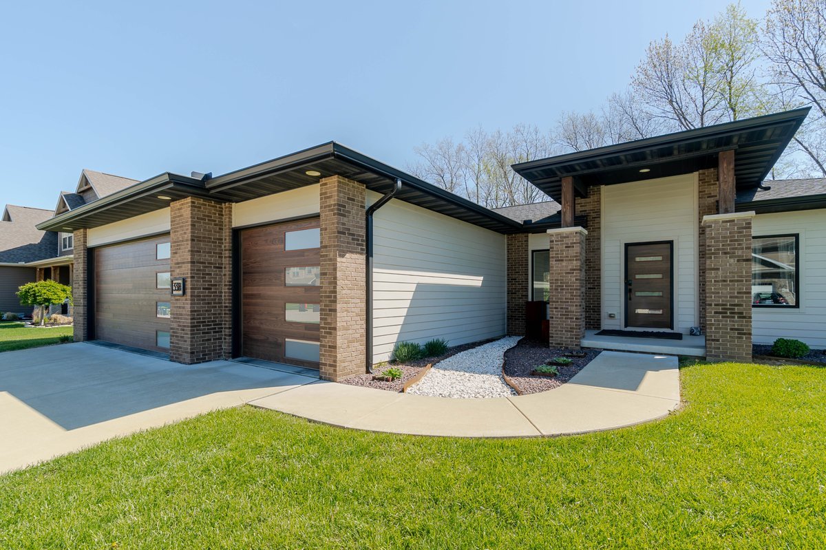 338 Shaggybark Trail, Morton, IL