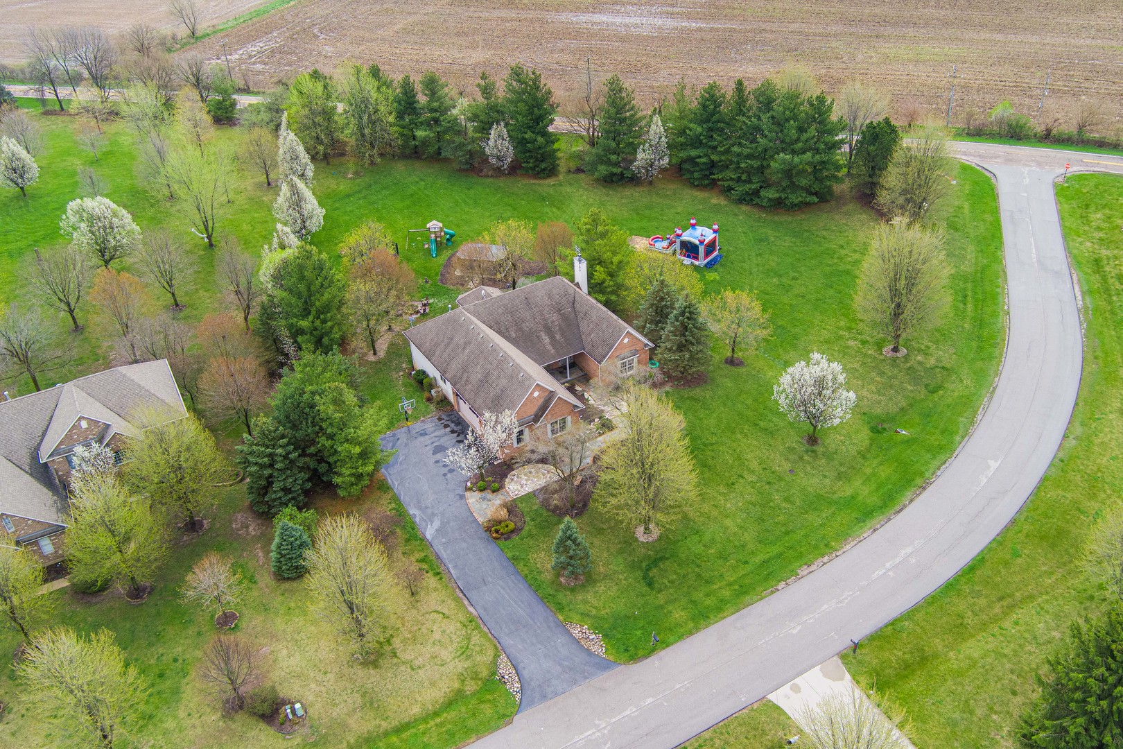 19N055 Woodview Parkway, Hampshire, IL