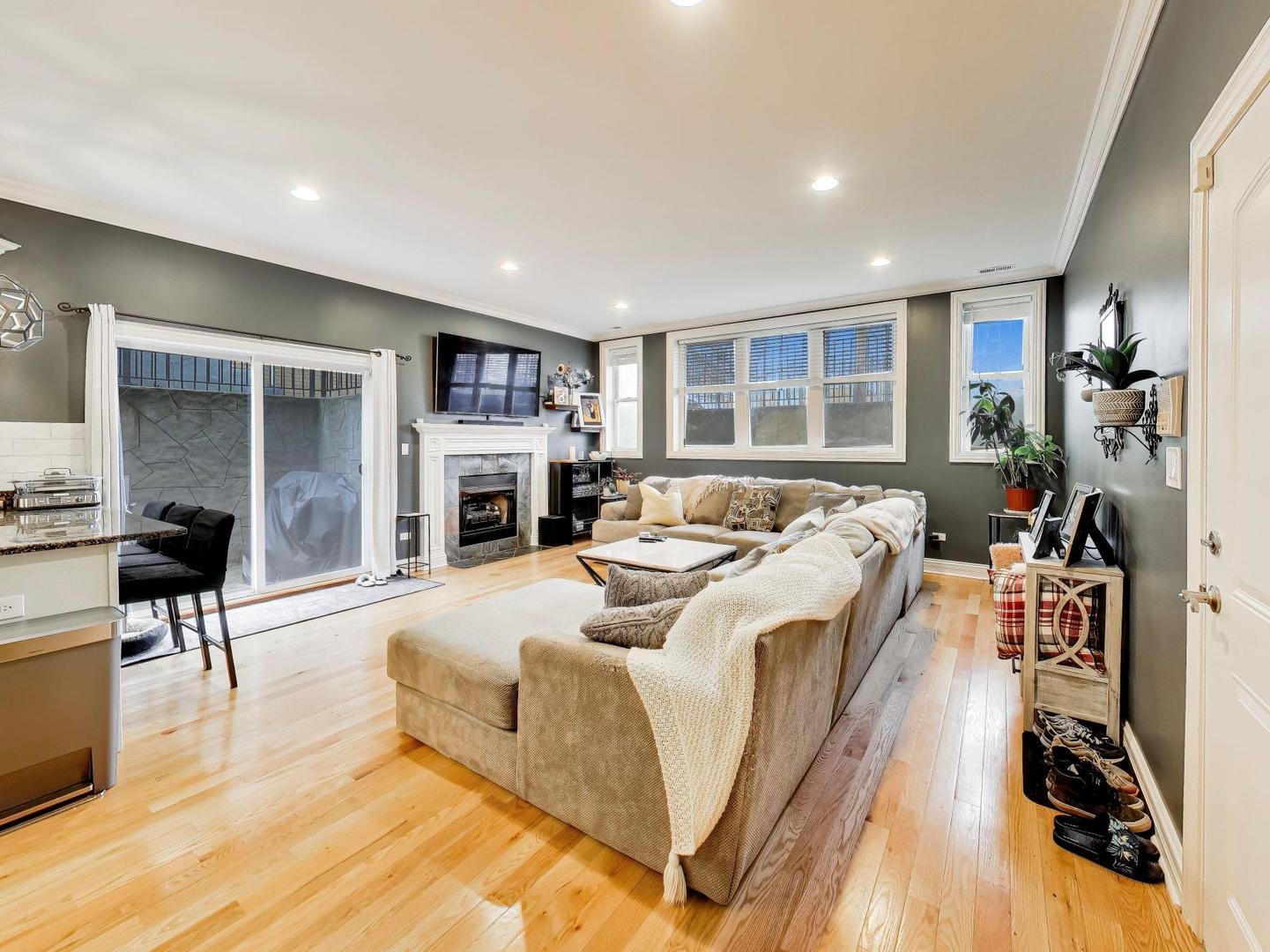 6545 N Sacramento Avenue #1S, Chicago, IL