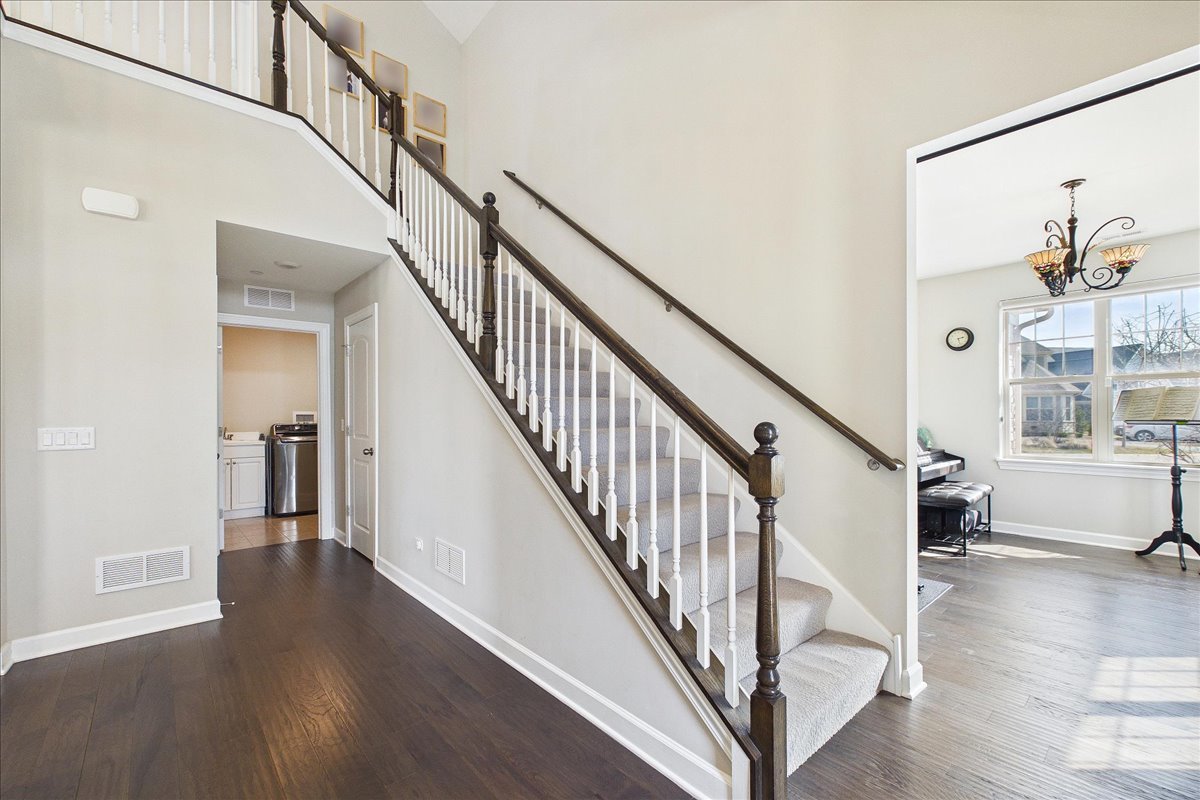 33 Woodland Trail, Lincolnshire, IL