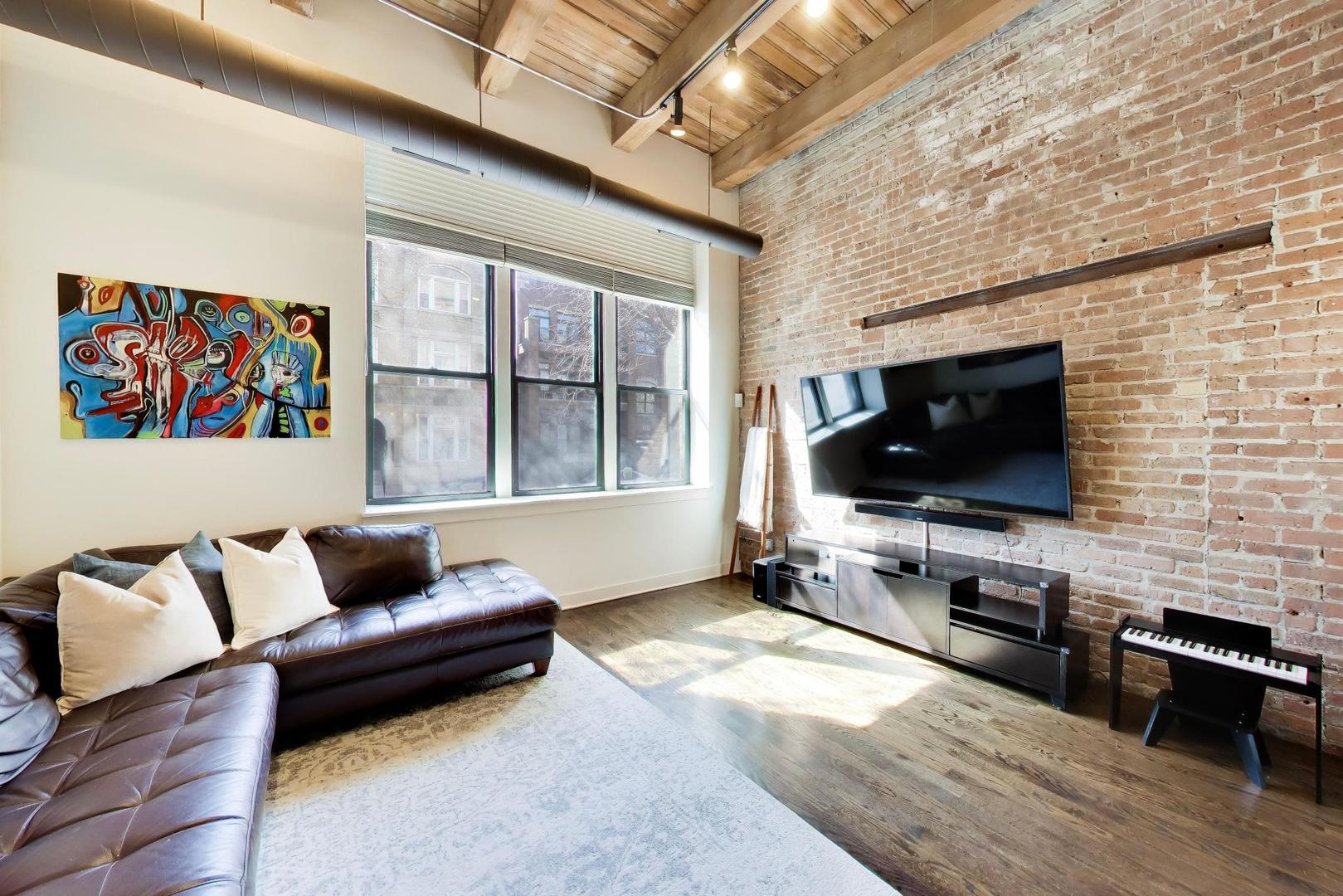 1050 W Hubbard Street #1B, Chicago, IL