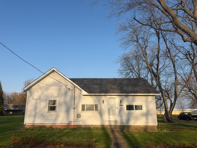 118 S Bloomington Street, Dewitt, IL