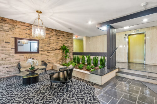 320 Claymoor Road #1C, Hinsdale, IL