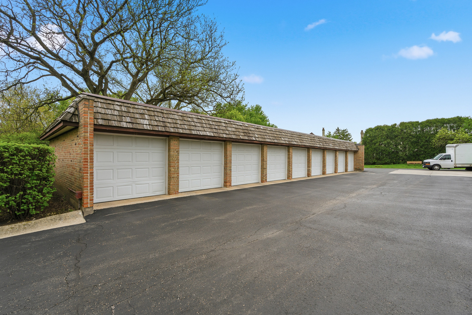 320 Claymoor Road #1C, Hinsdale, IL